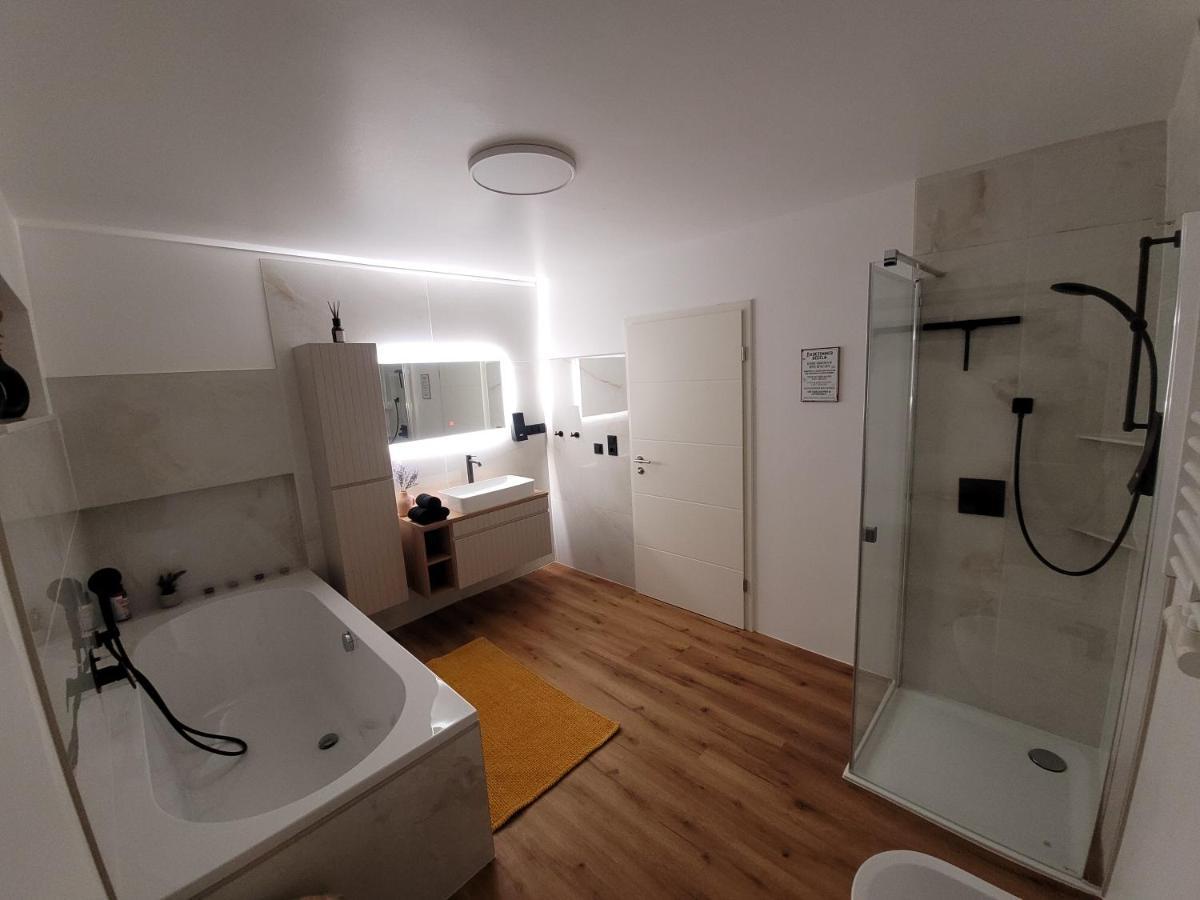 Ferienwohnung Nachtigall 2 바트헤르스필드 외부 사진