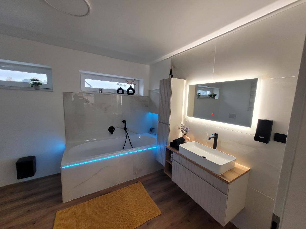 Ferienwohnung Nachtigall 2 바트헤르스필드 외부 사진